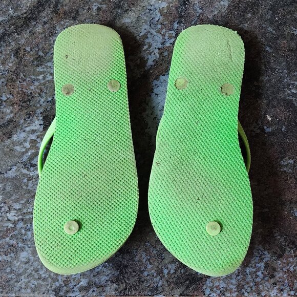 Old Navy Green Flip Flops Size 9 - Picture 13 of 14